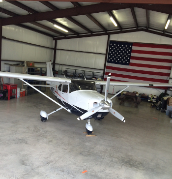 Cessna in Hangar 350 364